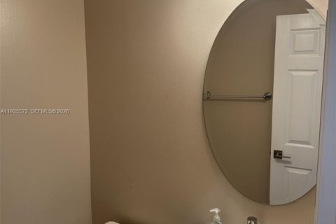 House in Weston, Florida 4 bedrooms, 196.58 sq.m. № 1995644 - photo 22