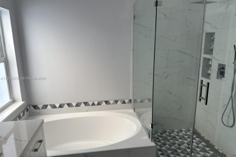 House in Weston, Florida 4 bedrooms, 196.58 sq.m. № 1995644 - photo 16