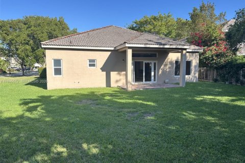 House in Weston, Florida 4 bedrooms, 196.58 sq.m. № 1995644 - photo 27