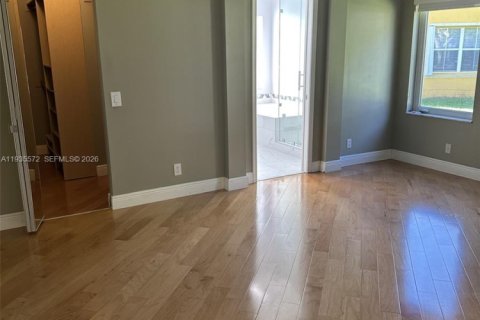 House in Weston, Florida 4 bedrooms, 196.58 sq.m. № 1995644 - photo 10