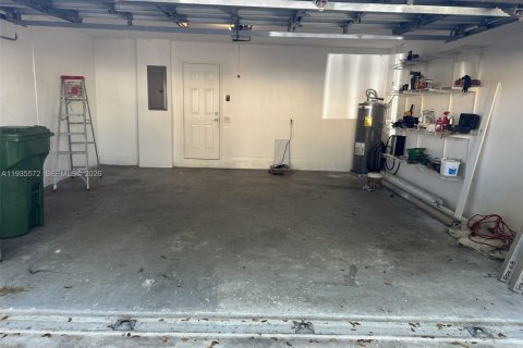 House in Weston, Florida 4 bedrooms, 196.58 sq.m. № 1995644 - photo 24