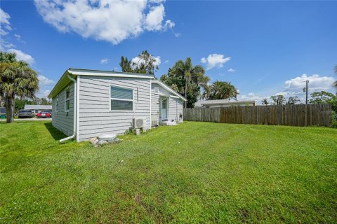 Villa ou maison à vendre à Port Charlotte, Floride: 2 chambres, 89.93 m2 № 1914767 - photo 23