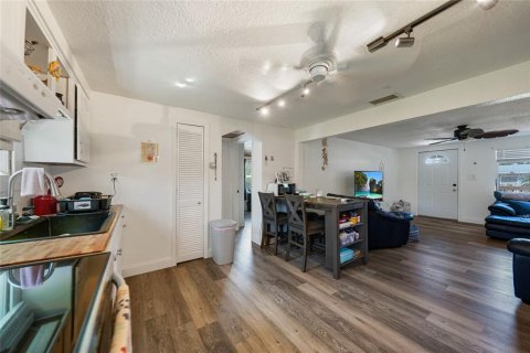 Villa ou maison à vendre à Port Charlotte, Floride: 2 chambres, 89.93 m2 № 1914767 - photo 8