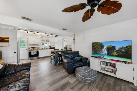 Villa ou maison à vendre à Port Charlotte, Floride: 2 chambres, 89.93 m2 № 1914767 - photo 4