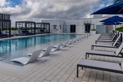 Apartamento en alquiler en Miami, Florida, 1 dormitorio, 62.43 m2 № 1964357 - foto 5