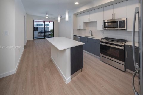 Apartamento en alquiler en Miami, Florida, 1 dormitorio, 62.43 m2 № 1964357 - foto 23
