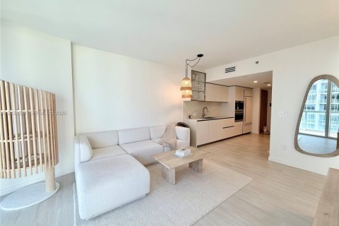 Condo in Miami, Florida, 1 bedroom  № 2087213 - photo 6