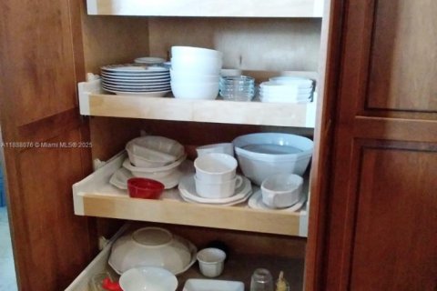 Villa ou maison à vendre à Cape Coral, Floride: 4 chambres, 238.11 m2 № 1938564 - photo 16