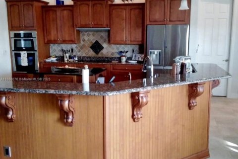 Villa ou maison à vendre à Cape Coral, Floride: 4 chambres, 238.11 m2 № 1938564 - photo 11