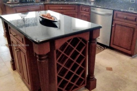 Villa ou maison à vendre à Cape Coral, Floride: 4 chambres, 238.11 m2 № 1938564 - photo 14