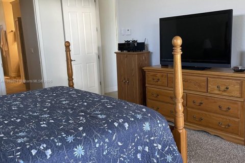 Villa ou maison à vendre à Cape Coral, Floride: 4 chambres, 238.11 m2 № 1938564 - photo 24