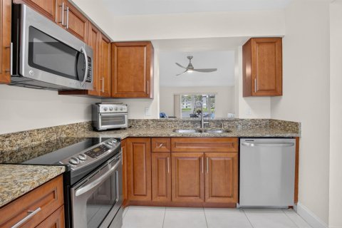 Condo in Delray Beach, Florida, 2 bedrooms № 2185634 - photo 7