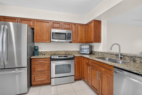 Condo in Delray Beach, Florida, 2 bedrooms № 2185634 - photo 4