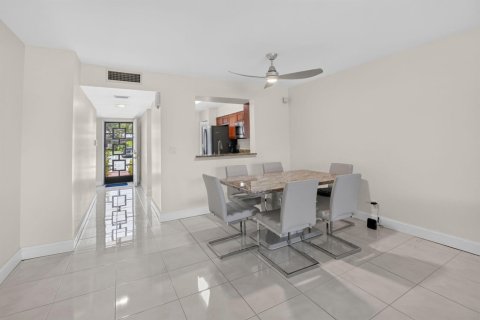 Condo in Delray Beach, Florida, 2 bedrooms № 2185634 - photo 12