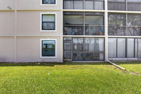 Condo in Delray Beach, Florida, 2 bedrooms № 2185634 - photo 27