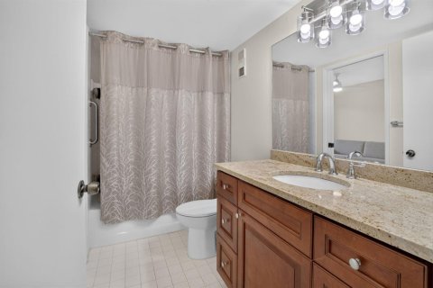 Condo in Delray Beach, Florida, 2 bedrooms № 2185634 - photo 28