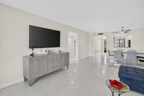 Condo in Delray Beach, Florida, 2 bedrooms № 2185634 - photo 16