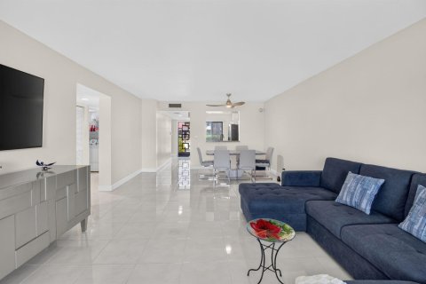 Condo in Delray Beach, Florida, 2 bedrooms № 2185634 - photo 15