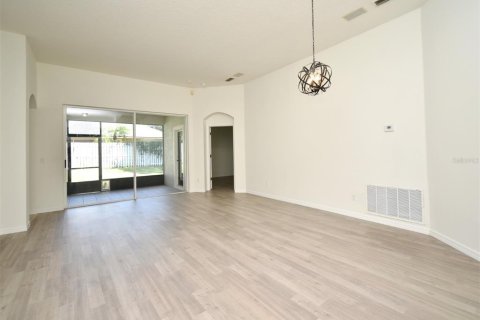 House in Orlando, Florida 4 bedrooms, 199 sq.m. № 1853321 - photo 4