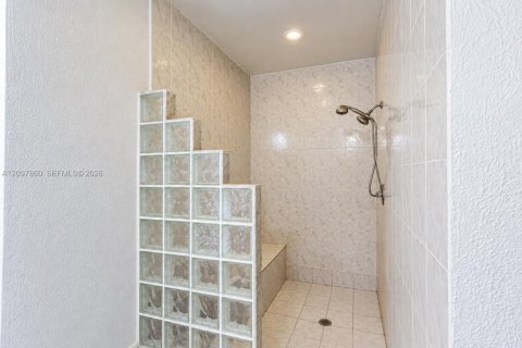Villa ou maison à vendre à Tamarac, Floride: 4 chambres, 171.31 m2 № 2389980 - photo 22