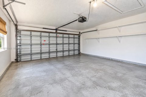 Villa ou maison à vendre à Tamarac, Floride: 4 chambres, 171.31 m2 № 2389980 - photo 13