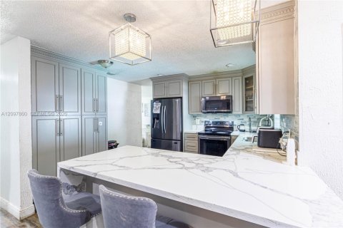 Villa ou maison à vendre à Tamarac, Floride: 4 chambres, 171.31 m2 № 2389980 - photo 15