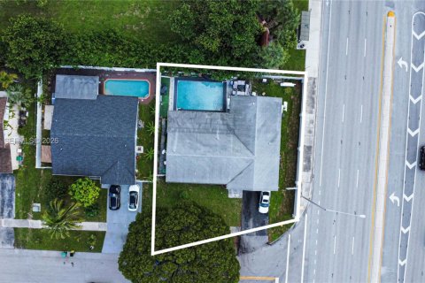 Villa ou maison à vendre à Tamarac, Floride: 4 chambres, 171.31 m2 № 2389980 - photo 4