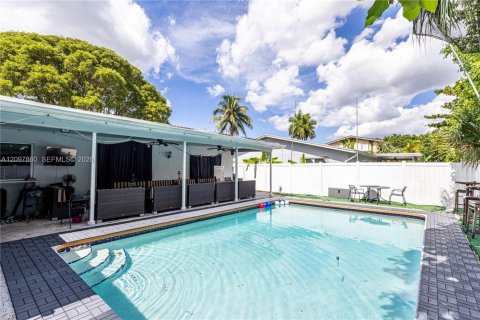 Villa ou maison à vendre à Tamarac, Floride: 4 chambres, 171.31 m2 № 2389980 - photo 25