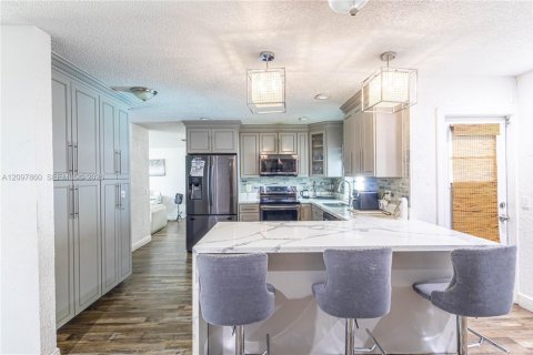 Villa ou maison à vendre à Tamarac, Floride: 4 chambres, 171.31 m2 № 2389980 - photo 14