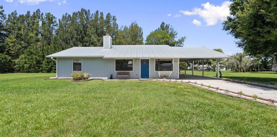 House in St. Lucie, Florida 3 bedrooms, 119.84 sq.m. № 2181178