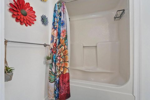 House in St. Lucie, Florida 3 bedrooms, 119.84 sq.m. № 2181178 - photo 15