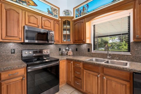 House in St. Lucie, Florida 3 bedrooms, 119.84 sq.m. № 2181178 - photo 5
