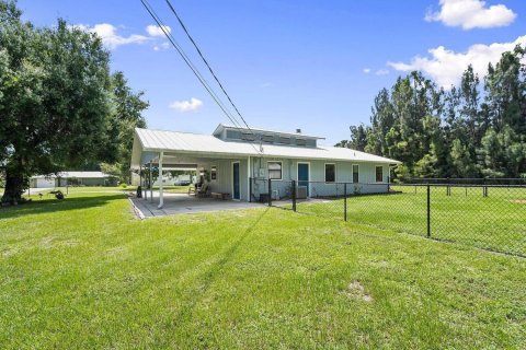 House in St. Lucie, Florida 3 bedrooms, 119.84 sq.m. № 2181178 - photo 20