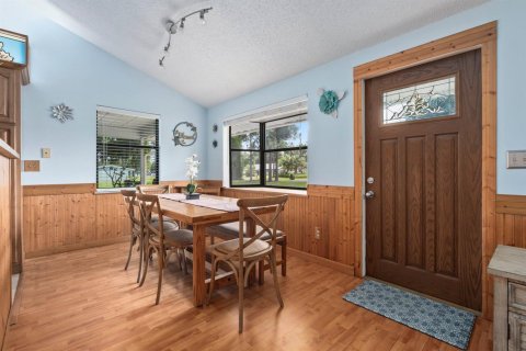 House in St. Lucie, Florida 3 bedrooms, 119.84 sq.m. № 2181178 - photo 10