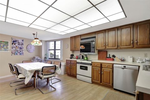 Copropriété à vendre à Lauderdale-by-the-Sea, Floride: 3 chambres, 310.29 m2 № 1989341 - photo 12