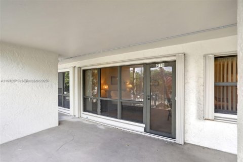 Copropriété à vendre à Lauderdale-by-the-Sea, Floride: 3 chambres, 310.29 m2 № 1989341 - photo 30