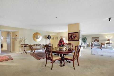 Copropriété à vendre à Lauderdale-by-the-Sea, Floride: 3 chambres, 310.29 m2 № 1989341 - photo 10