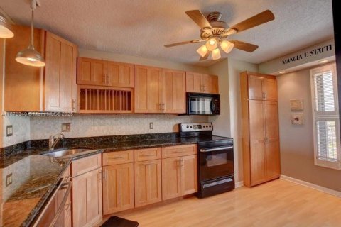 Condominio en venta en Deerfield Beach, Florida, 2 dormitorios, 111.48 m2 № 1410981 - foto 2