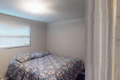 House in Tampa, Florida 3 bedrooms, 124.67 sq.m. № 2316779 - photo 3