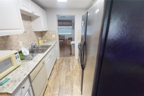 House in Tampa, Florida 3 bedrooms, 124.67 sq.m. № 2316779 - photo 11