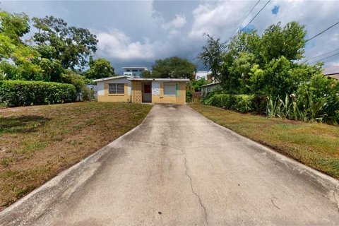 House in Tampa, Florida 3 bedrooms, 124.67 sq.m. № 2316779 - photo 4