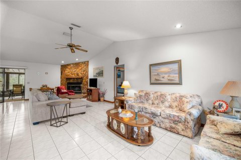 Casa en venta en Ocala, Florida, 3 dormitorios, 166.3 m2 № 2091777 - foto 2