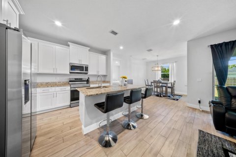 Casa en venta en Port St. Lucie, Florida, 4 dormitorios, 164.72 m2 № 2417654 - foto 8
