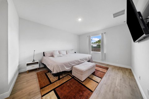 Casa en venta en Port St. Lucie, Florida, 4 dormitorios, 164.72 m2 № 2417654 - foto 13