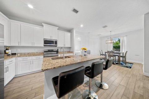 Casa en venta en Port St. Lucie, Florida, 4 dormitorios, 164.72 m2 № 2417654 - foto 10