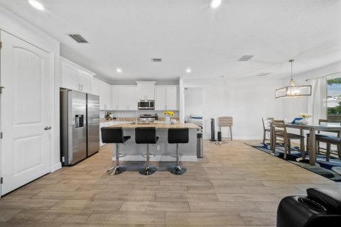 Casa en venta en Port St. Lucie, Florida, 4 dormitorios, 164.72 m2 № 2417654 - foto 9