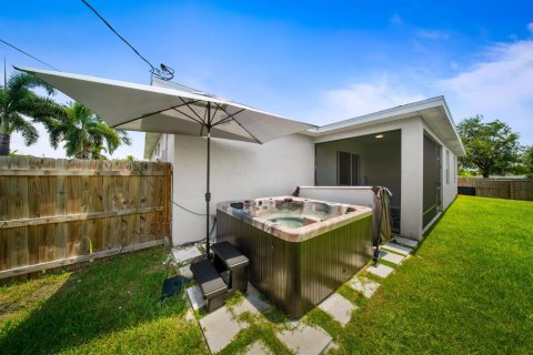 Casa en venta en Port St. Lucie, Florida, 4 dormitorios, 164.72 m2 № 2417654 - foto 24