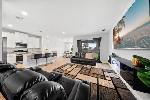 Casa en venta en Port St. Lucie, Florida, 4 dormitorios, 164.72 m2 № 2417654 - foto 7
