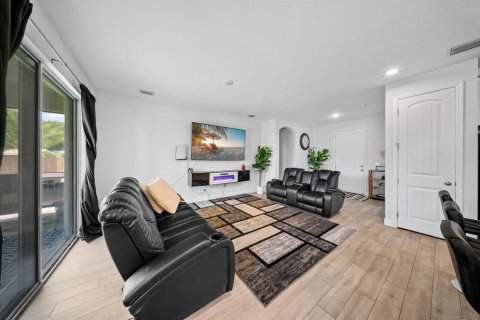 Casa en venta en Port St. Lucie, Florida, 4 dormitorios, 164.72 m2 № 2417654 - foto 6