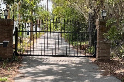 Terreno en venta en Holiday, Florida № 1776827 - foto 1